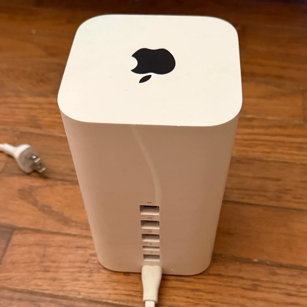 Apple AirPort Extreme Base Station Wifi Router